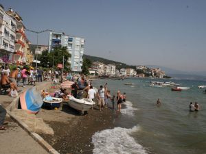 Sıcaktan Bunalanlar Sahile Koştu