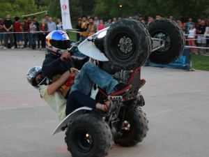 Kenan Sofuoğlu, Motosikletiyle Odtüde Dans Etti