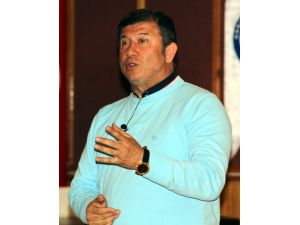 Alkış Polemiğine Tanju Çolak Yorumu