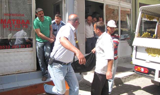 Önce Öldürdü Ardından İhtihar Etti