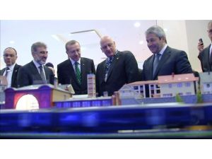 Başbakan Erdoğan, Akıllı Şebekeler Sergisi’ni Gezdi