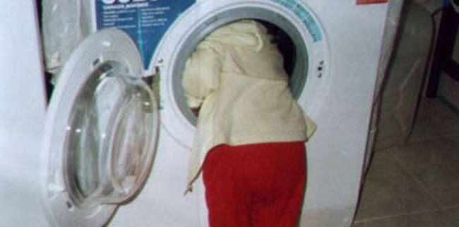 Küçük Ömer, Çamaşır Makinesinde Can Verdi