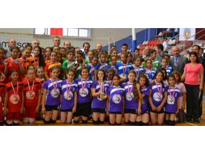 Mini Voleybol Turnuvası Sona Erdi