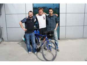İngiliz’den Sokak Çocukları İçin Örnek Davranış