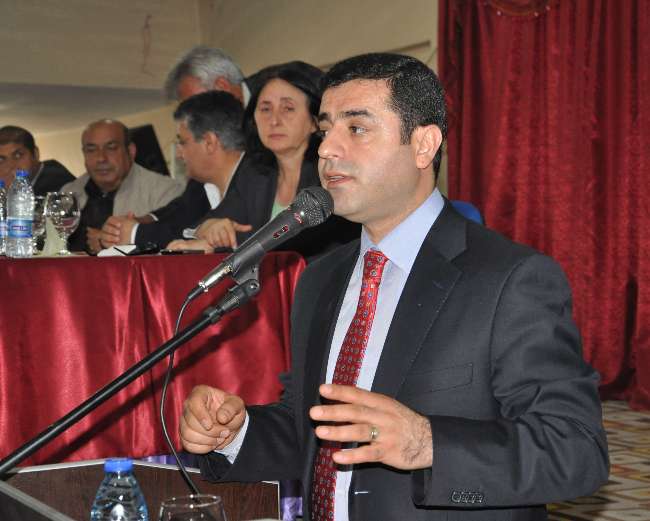 Süreç iki partiye mal edilemez