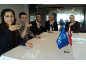 Çalışanına İşaret Dili Öğretti Dünyaya Örnek Oldu