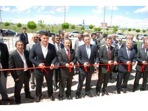 Milli Güreşçi Rıza Kayaalpin Adı Spor Salonuna Verildi