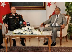 Kara Kuvvetleri Komutanı Kıvrıkoğlu Kktc Meclis Başkanı Bozer’i Ziyaret Etti