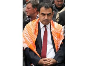 Dünya Çiftçi Gününde Ak Partili Vekile Çiftçi Tepkisi