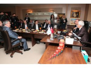 Chp Başkan Yardımcısı Gürsel Tekin Bursaspora Taziye Ziyaretinde Bulundu