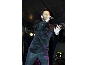 Şarkıcı Özgün Sivaslıları Coşturdu