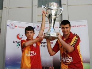 Şampiyonluk Kupası Başkentte Görücüye Çıktı