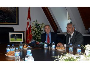 Ünal Aysal’dan Bursaspor’a Taziye Ziyareti