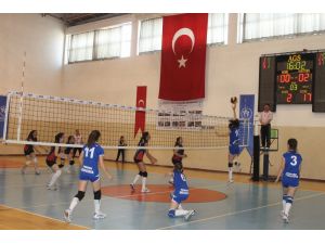 Yalovada Uluslararası Voleybol Turnuvası