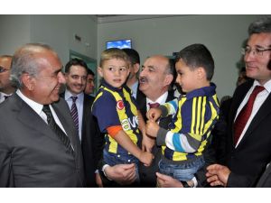 Müezzinoğlu: Hastane Yapmak Çok Kolay Ama Doktor Bulamıyoruz