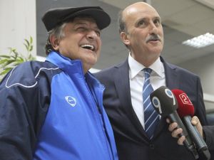 Belediye Başkanı Selmanoğlundan Sanica Boru Elazığspor’a Yemek