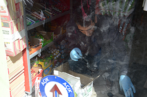 Büfeden Sigara Çalan Hırsızlar Aranıyor