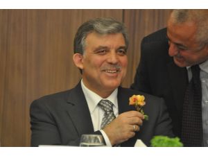 Cumhurbaşkanı Gül’ün ‘gül’ Keyfi