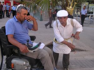 Sıcakta Meyan Şurubu Serinletiyor