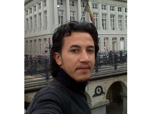 Oyuncu Olmak İçin 18 Kez Bıçak Altına Yatttı