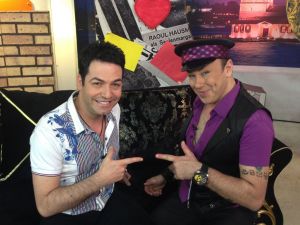 İzmirli Sanatçı Nihat Öz İlk Albümünü Çıkardı