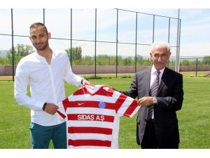 Milli Futbolcu Ömer Toprak Sivas’a Geldi