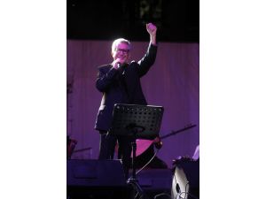 Zülfü Livaneliden Unutulmaz Konser