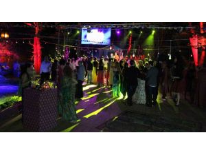 Qubbe Bahçe’de Hint Düğünü