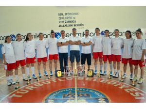 Turgutlu Belediyespor Baş Antrenörü Yerlikaya: “harika Bir Sezon Geçirdik”