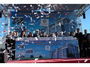 Bakan Davutoğlu: İmam Hatip Modeli Birçok Ülkenin İhtiyaç Hissettiği Model