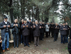 SANİ KONUKOĞLU ANILDI