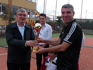 Alaaddin Sezal Tenis Turnuvasi Tamamlandi