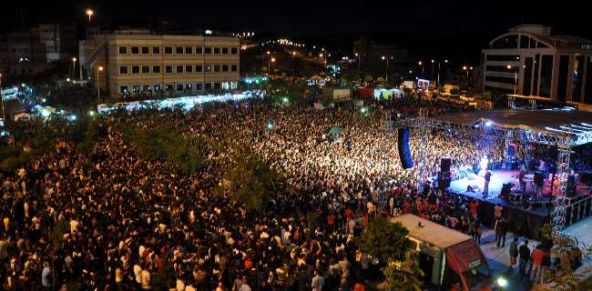 Feridun Düzağaç’tan muhteşem konser