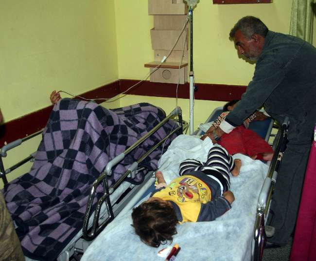 Suriyeliler yedikleri yemekten zehirlendi