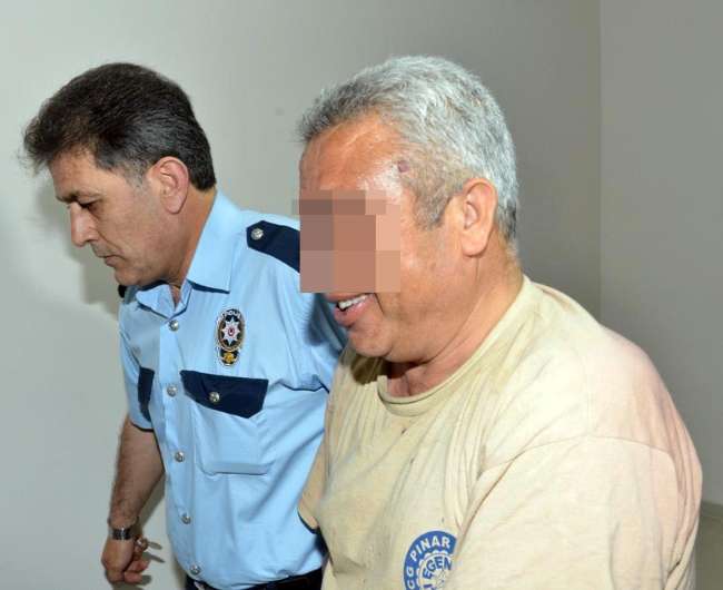 Arkadaşını öldürdü, emniyete gülerek geldi