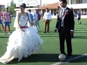 Maçı Gelin Ve Damat Başlatıı