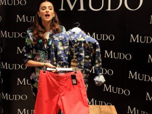 Manken Özge Ulusoy Yaz Trendlerini Anlattı