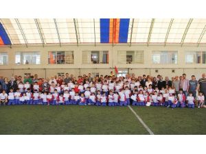 Kış Futbol Okulu Sertifika Töreni Yapıldı
