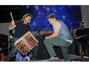 Mustafa Ceceli Üniversitelileri Mest Etti