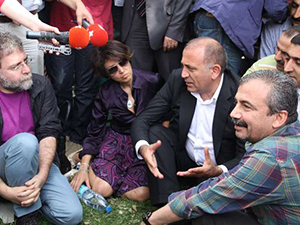 Gürsel Tekin Öyle Bir Gafa İmza Attı ki..