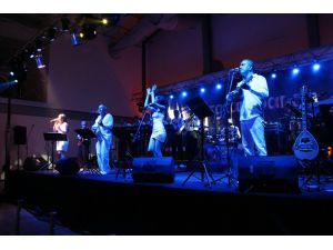 Arena’da Aegean Band Rüzgarı Esti