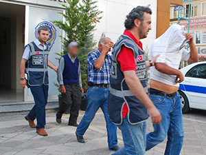 80’lik Dede Fuhuş Baskınında Yakalandı