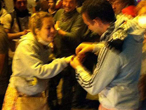 Olayların Ortasında Evlenme Teklifi