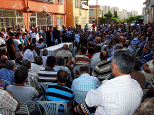 AK Parti’li Vekilden Boykot Çağrısı