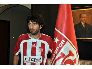 Sivasspor Burhan Eşer İle İki Yıllık Sözleşme İmzaladı