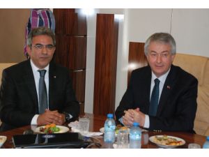 Helvayı Beraber Karmak Zorundayız