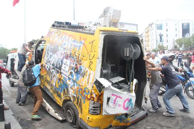 Hurdaya dönen Canlı Yayın Aracını Vermediler