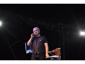 Yavuz Seçkin, Demirci’de İzleyicileri Gülmekten Kırdı Geçirdi