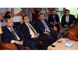 Bursaspor’un Başkan Adayları Listelerini Sunuyor