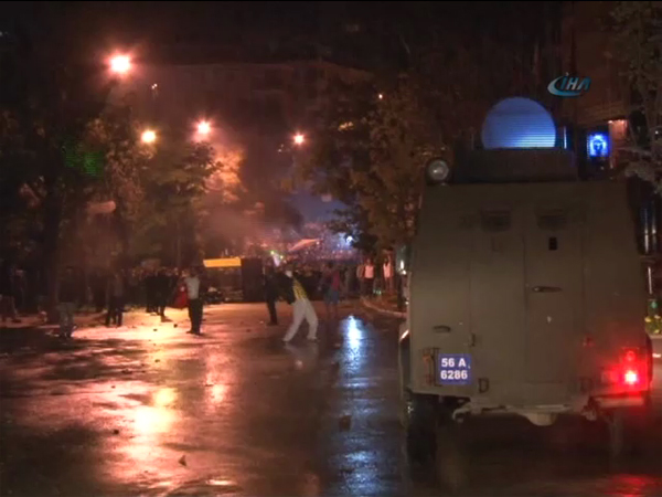 TOMA’ya hortumla müdahale etti